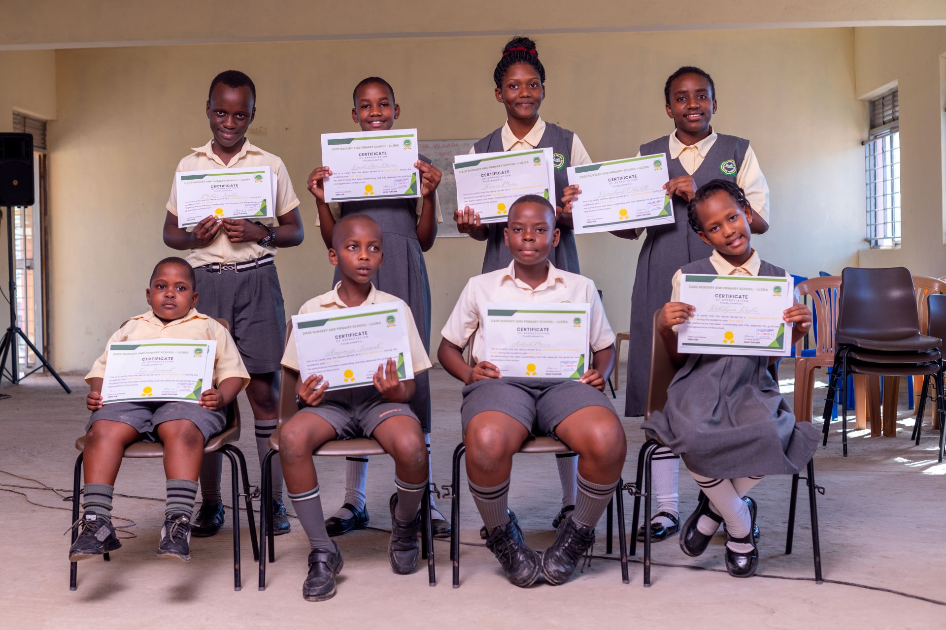 Outgoing prefects with certificates