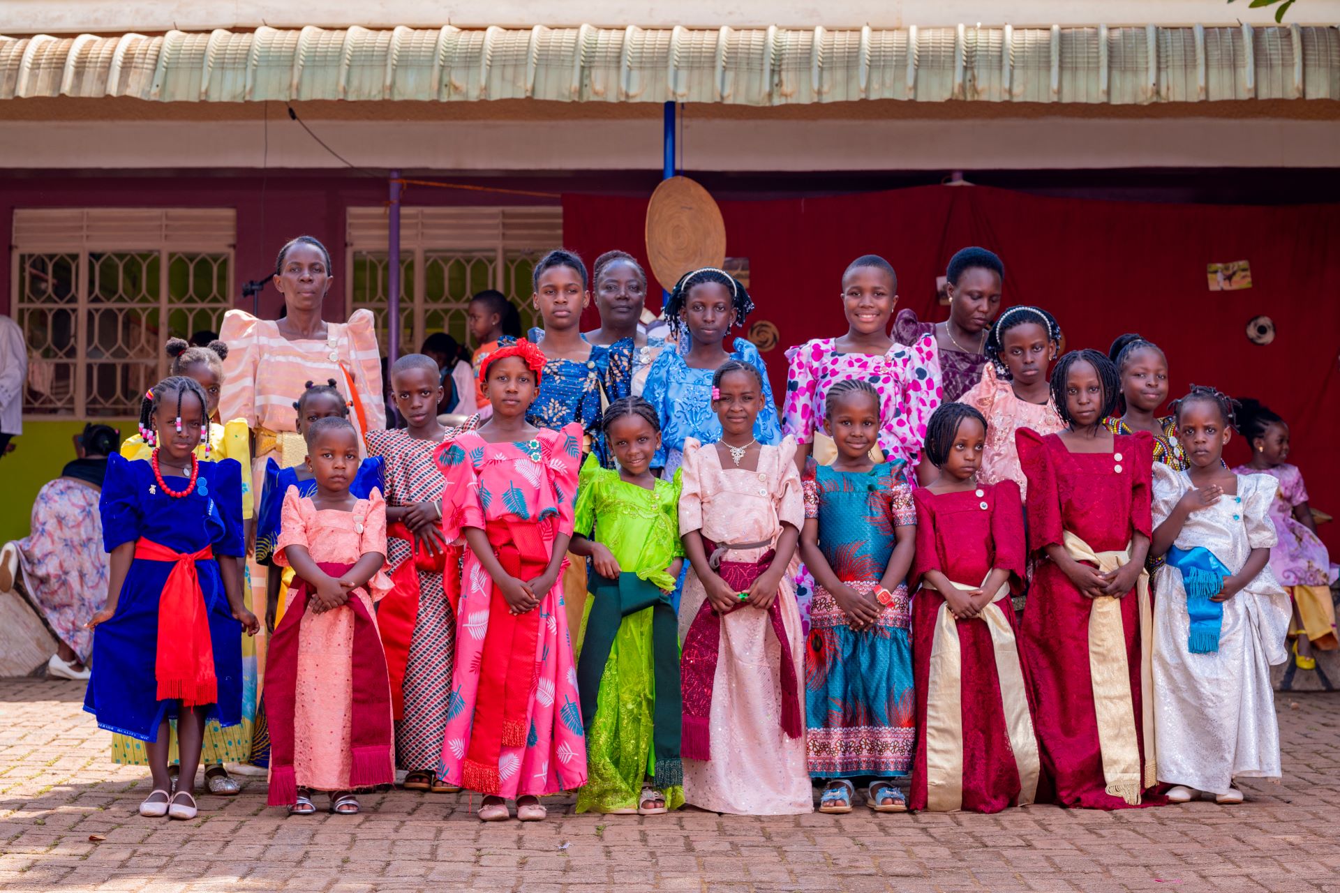 Gomesi laddies