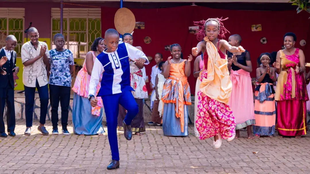Bakiga dancing