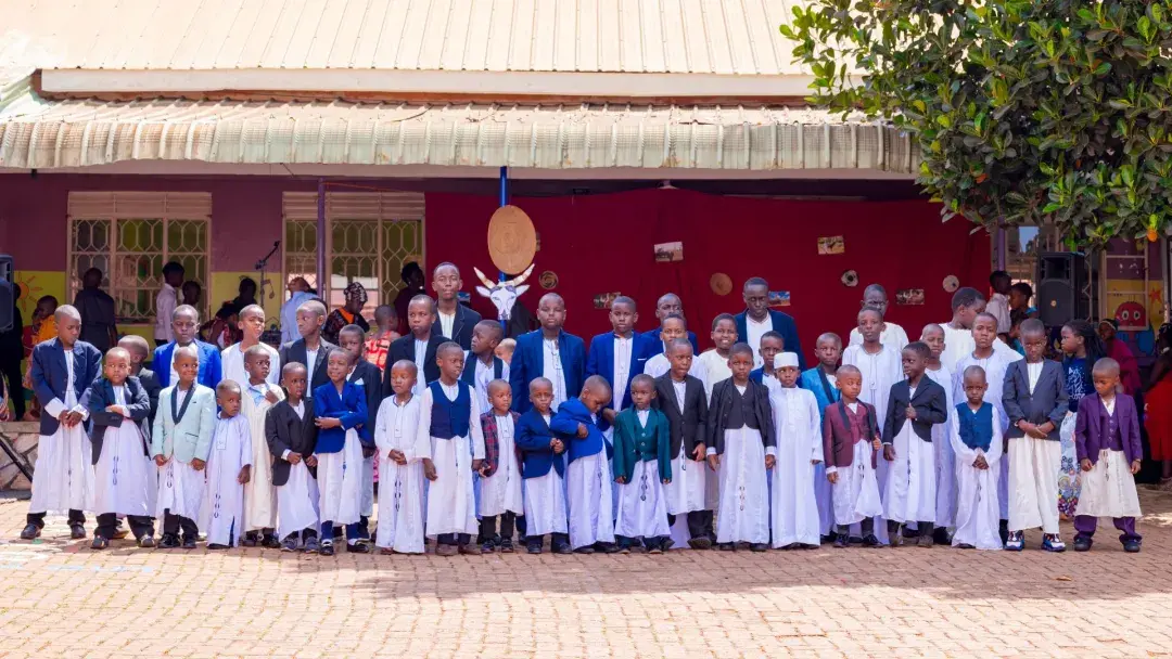 Kanzu men