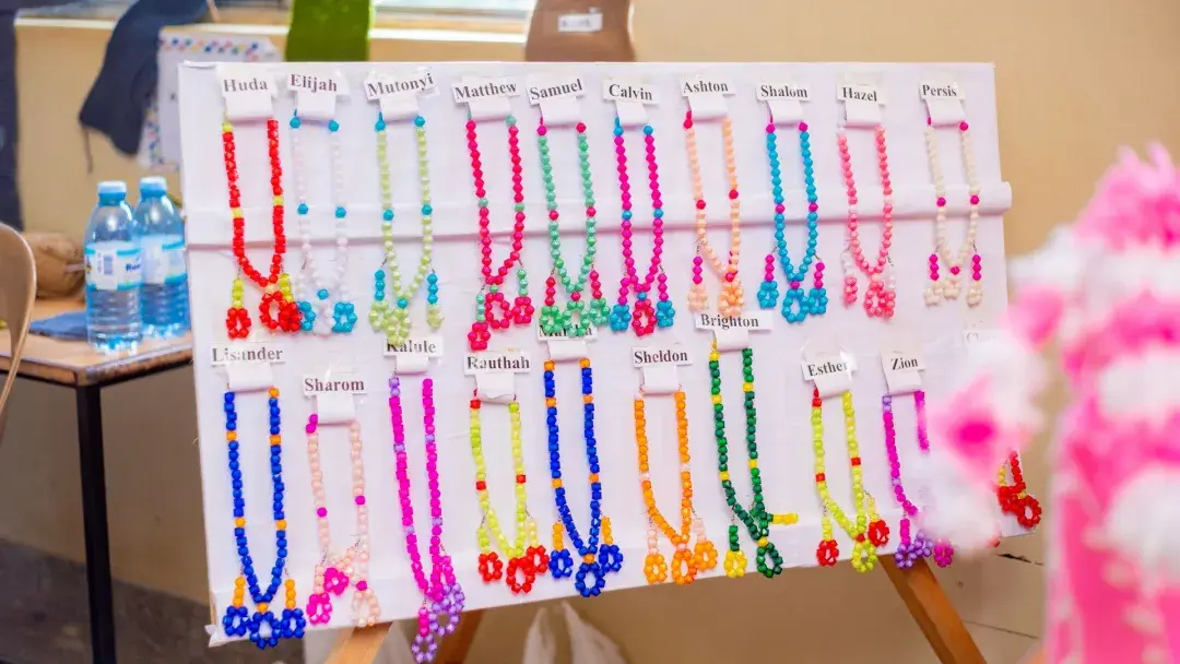 Necklases, P.1